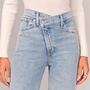Abercrombie & Fitch 90's Straight Ultra High Rise jean